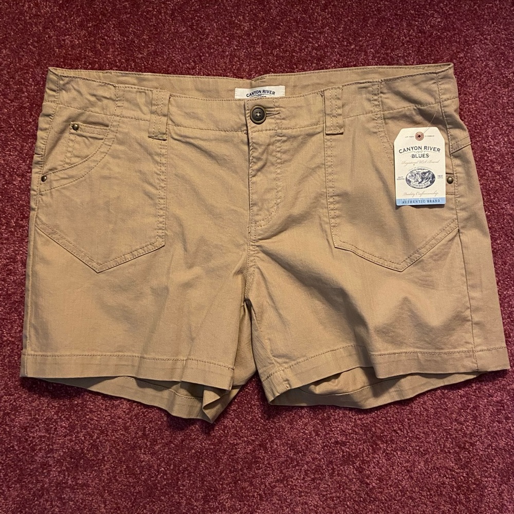 Women’s Khaki Shorts